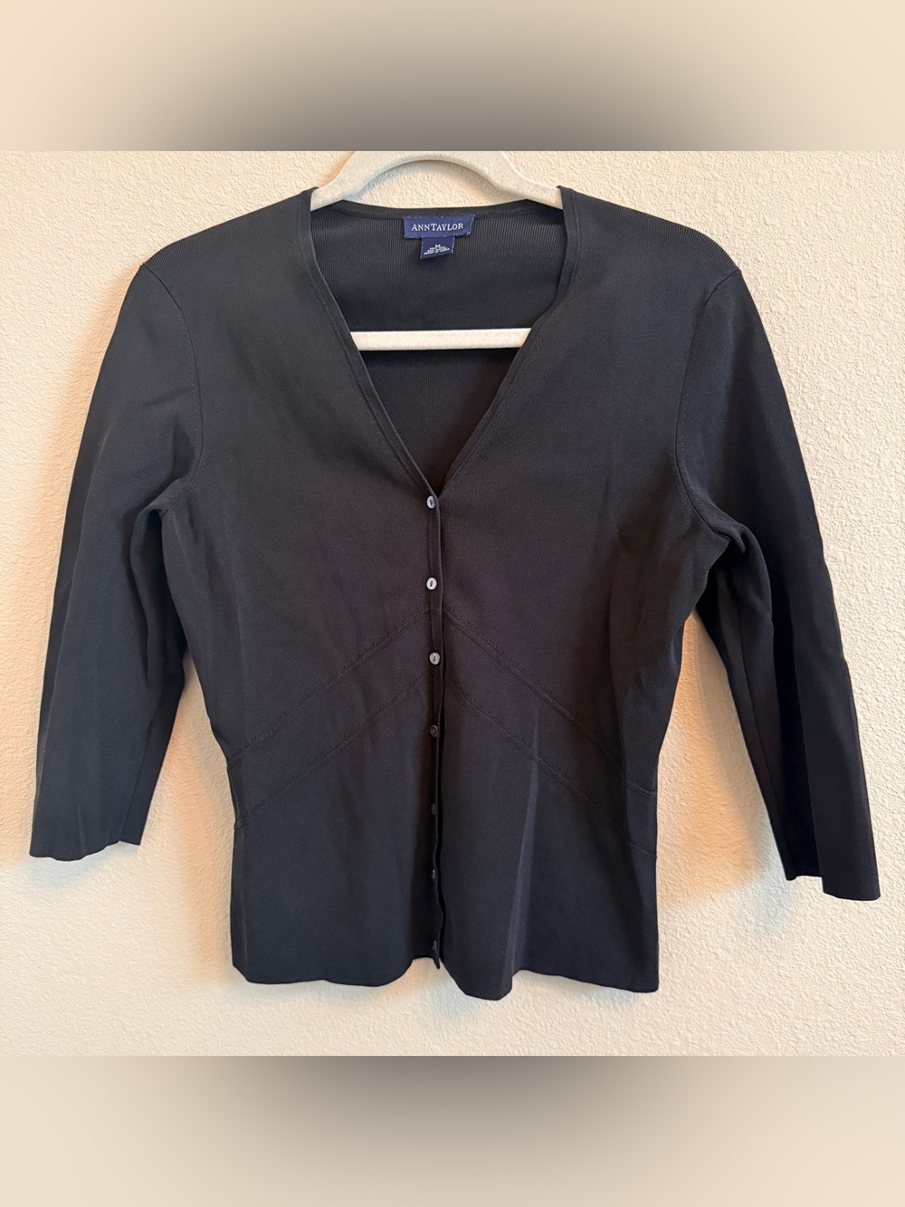 Vintage Ann Taylor Black Button-Front V-Neck Women's Cardigan 70% Silk